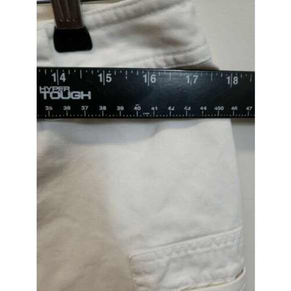 Rafaella White Cargo Style Shorts Cotton Size 14 Pockets inseam 6in - Picture 3 of 8